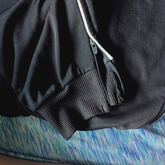 2 pairs of Adidas pants - Picture 2 of 2